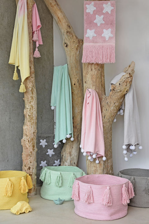 Canasta Tassels Rosa Claro